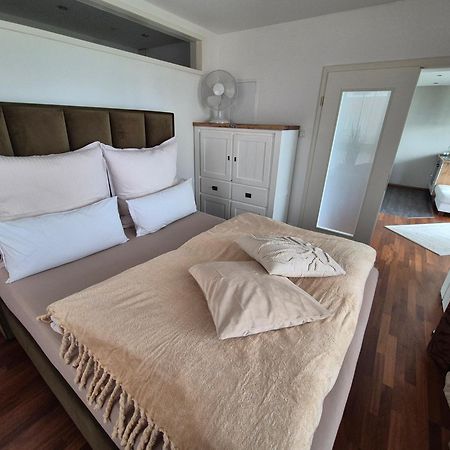 "Myharbourfront", Luxurioeses Wohnen An Der Hafenmole Apartment Rostock Exterior foto
